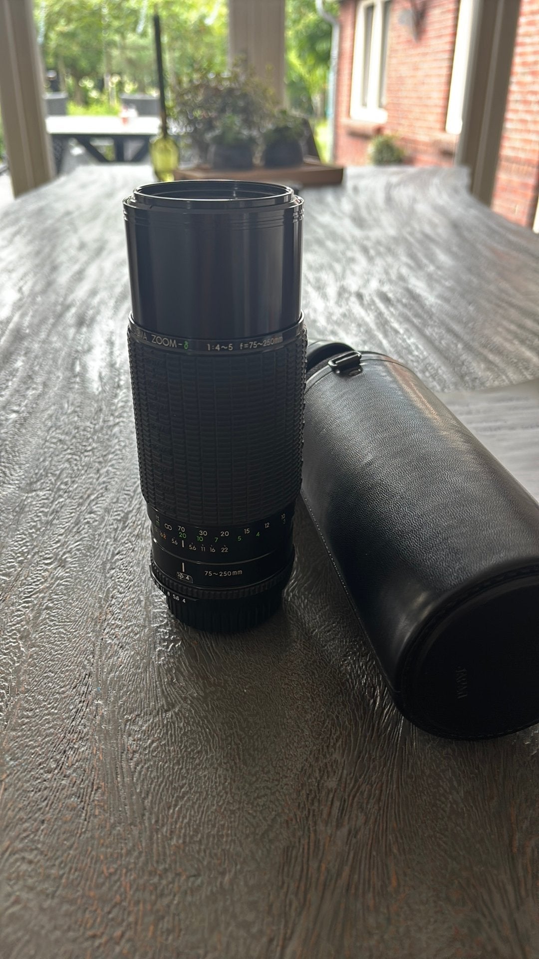 Lens aangeboden zie foto,s verder geen verstand van, Ophalen, Zo goed als nieuw