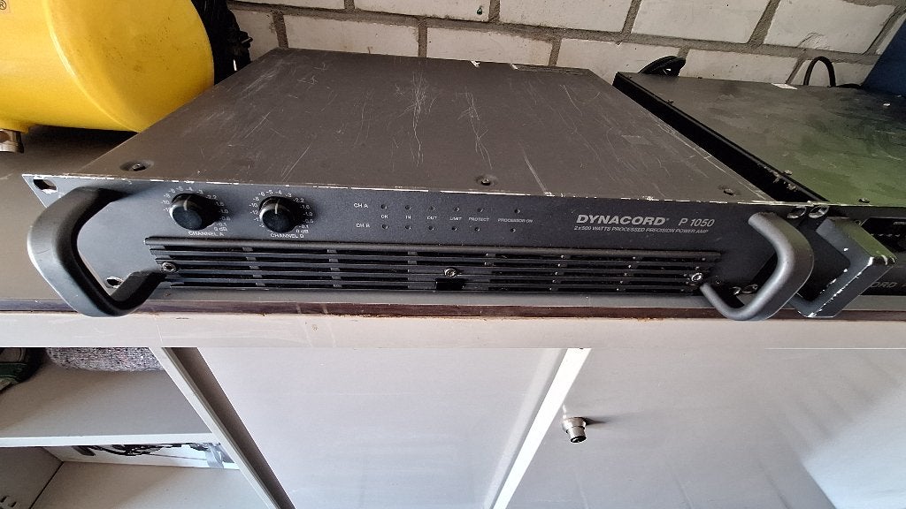 2 eindversterkers Dynacord P1050 2x500W en PCA2450 2x400W, Ophalen, Gebruikt, 500 tot 1000 watt, P.A.