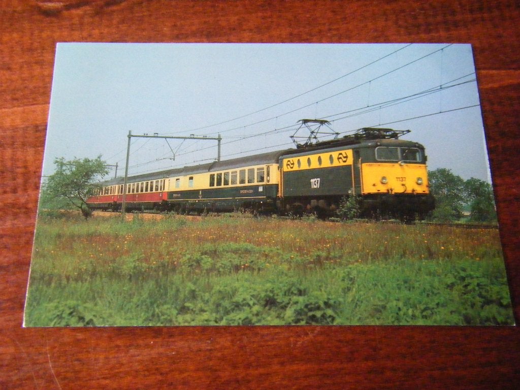 X41 - NS - Locomotief 1137 - Mooi, Ophalen of Verzenden, Trein, Kaart of Prent