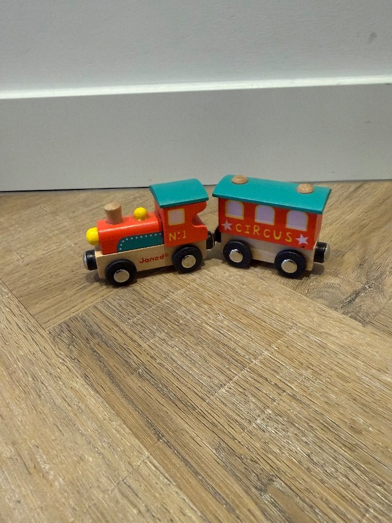 Heel goed rood Janod houten trein locomotief circus set, Ophalen of Verzenden, Zo goed als nieuw