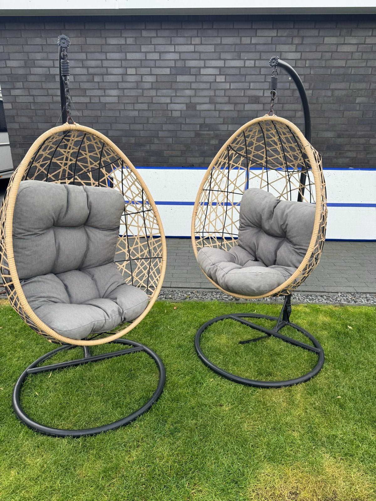 2x Hangstoel (ei stoelen)  met standaard en kussens, Tuin en Terras, Ophalen of Verzenden, Zo goed als nieuw, Wicker