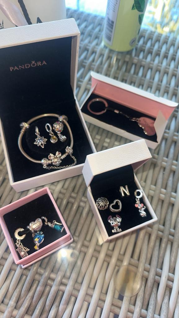 Pandora disney armband + bedels, Ophalen of Verzenden, Zo goed als nieuw, Zilver