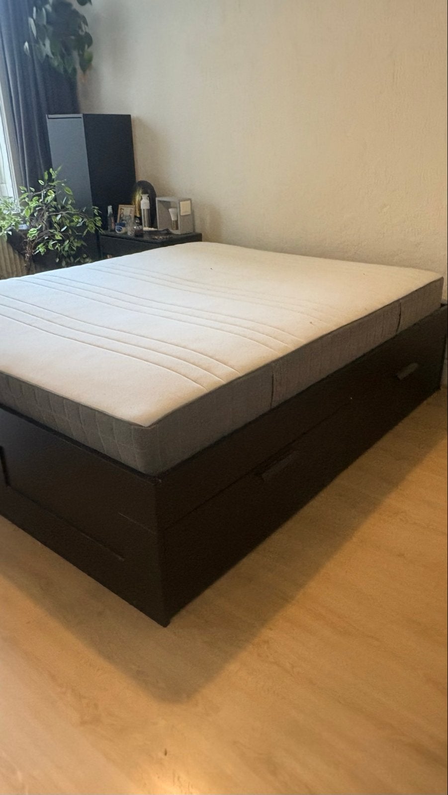 IKEA bed 160x200 cm GRATIS af te halen in Amsterdam, Ophalen, Gebruikt, Zwart, Tweepersoons