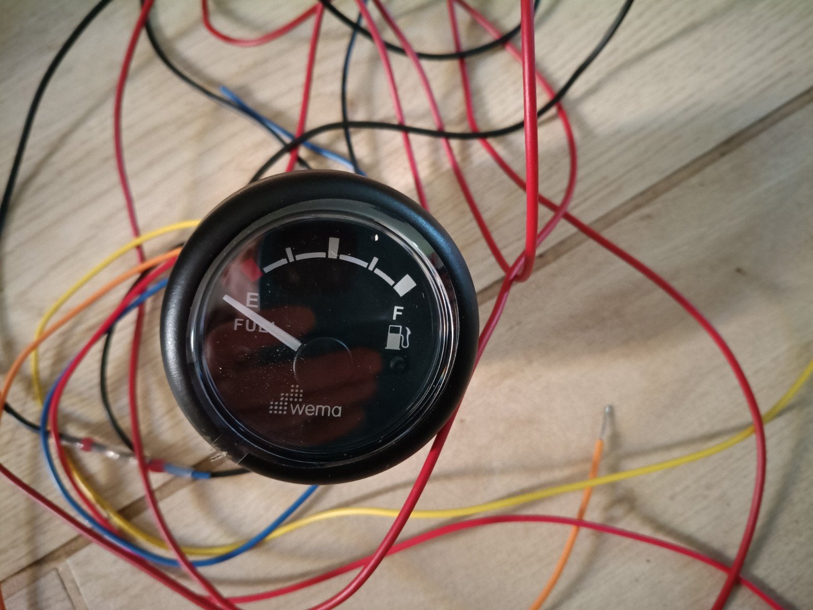Benzinemeter, diesel meter wema, Ophalen of Verzenden, Gebruikt, Motor en Techniek, Zeilboot of Motorboot