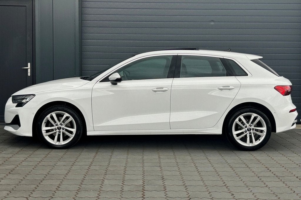 Audi A3 Sportback 30 TFSI Advanced edition PANO LEER ACC CAM, 4 cilinders, 116 pk, Wit, Bedrijf