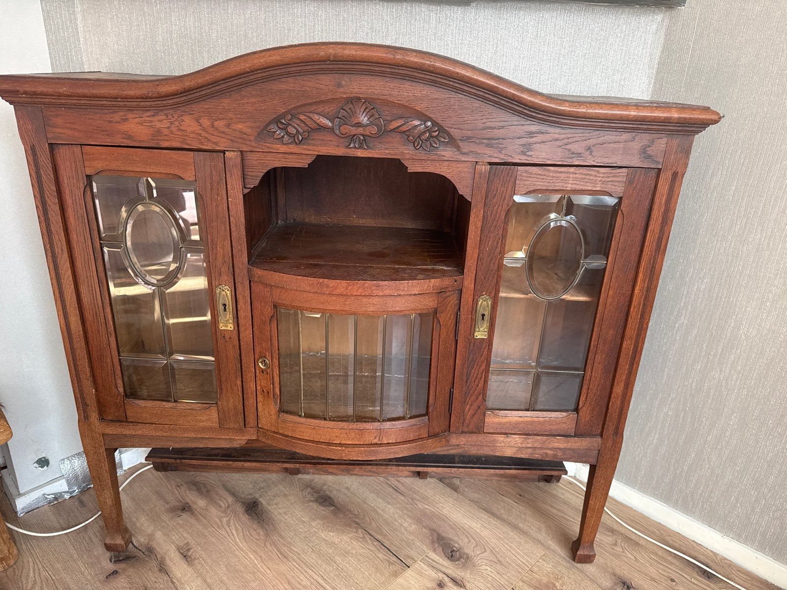 Antiek dressoir met glas-in-lood deuren, Antiek en Kunst, Ophalen
