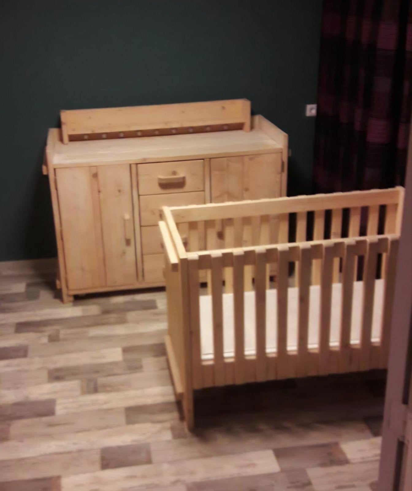 Zelfbouw kinderbed met commode en wandplank, Ophalen, Gebruikt, 50 tot 70 cm, 100 cm of meer
