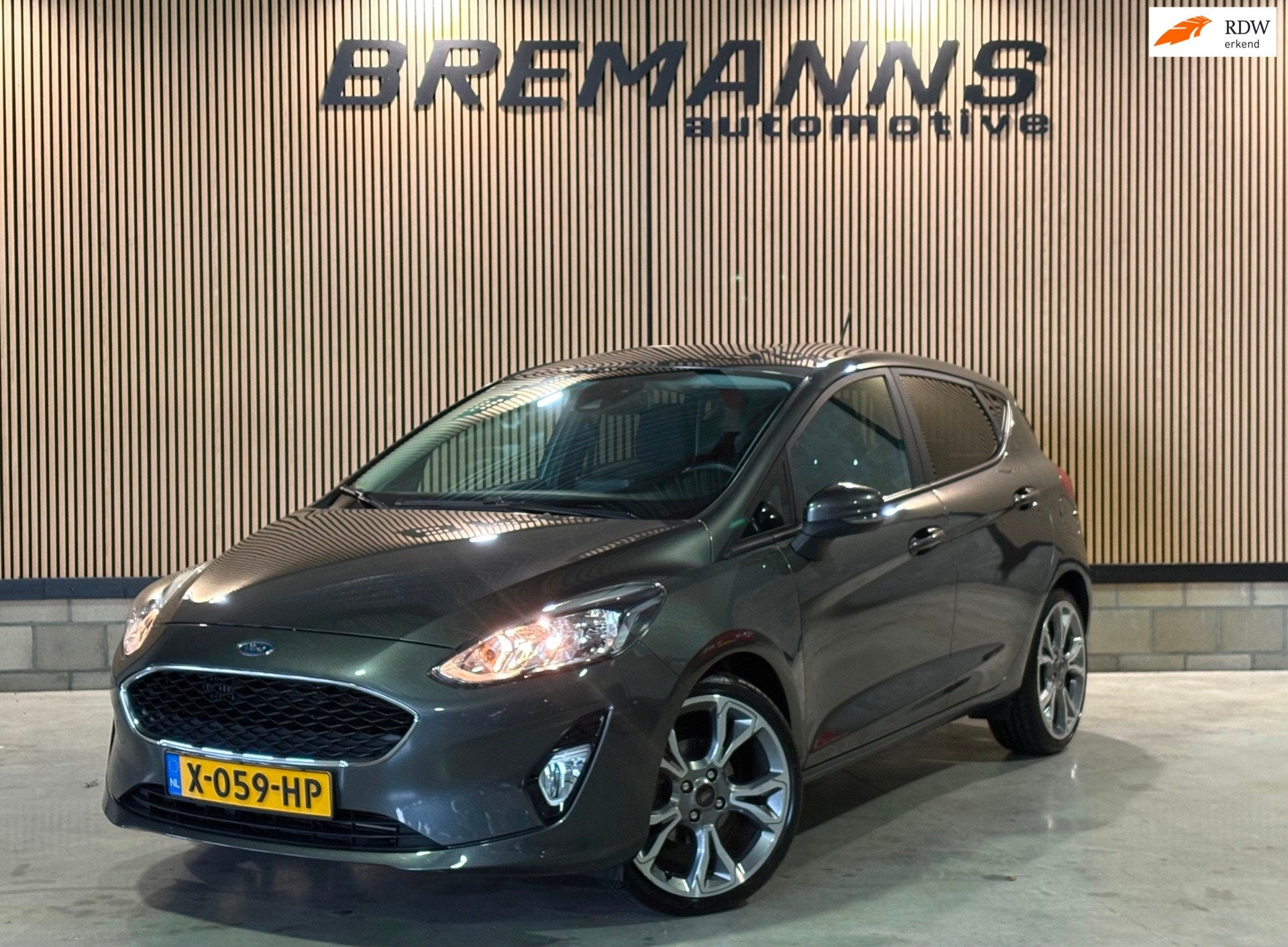 Ford Fiesta 1.0 EcoBoost Titanium / Automaat /, Auto's, Stof, Gebruikt, 49 €/maand, Bedrijf