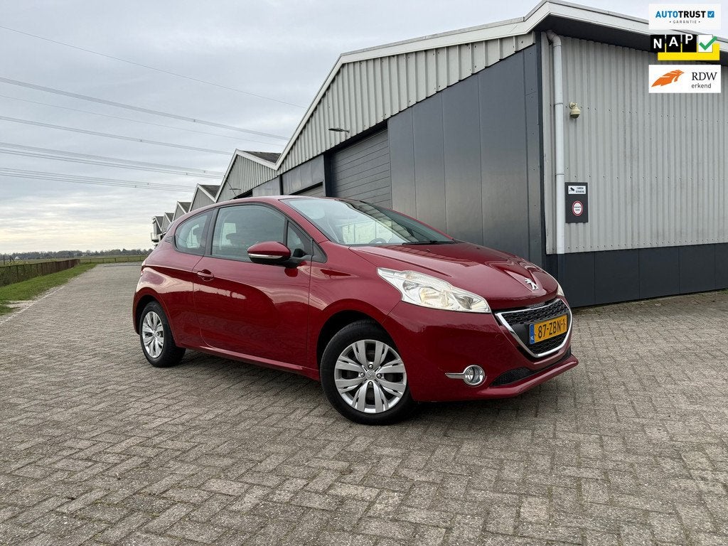 Peugeot 208 1.2 VTi Active Airco/CruiseControl/Navi, Auto's, Voorwielaandrijving, Euro 5, Gebruikt, 31 €/maand