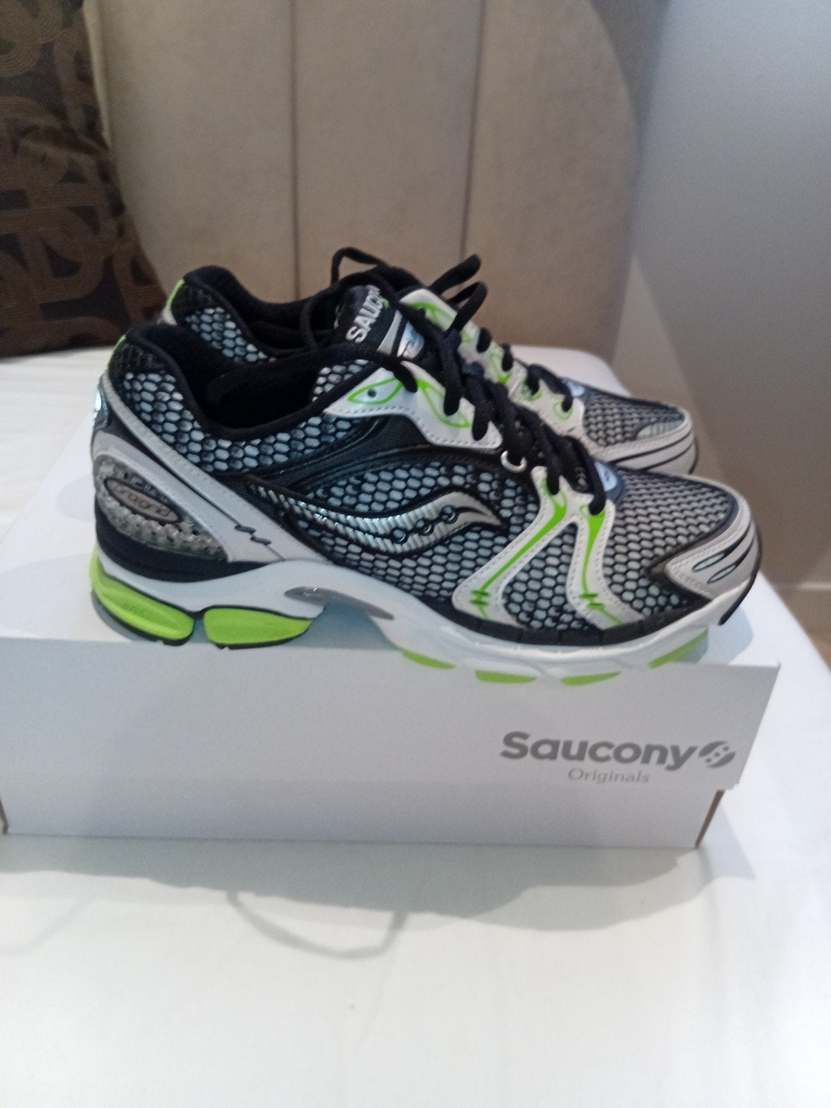 Saucony Progrid Triumph 4, Ophalen of Verzenden, Nieuw, Hardloopschoenen, Saucony