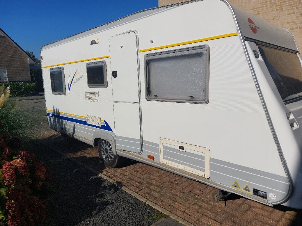 Caravan Bürnster Ventana 5 pers met stapelbed., Standaardzit, 750 - 1000 kg, Particulier, Bürstner