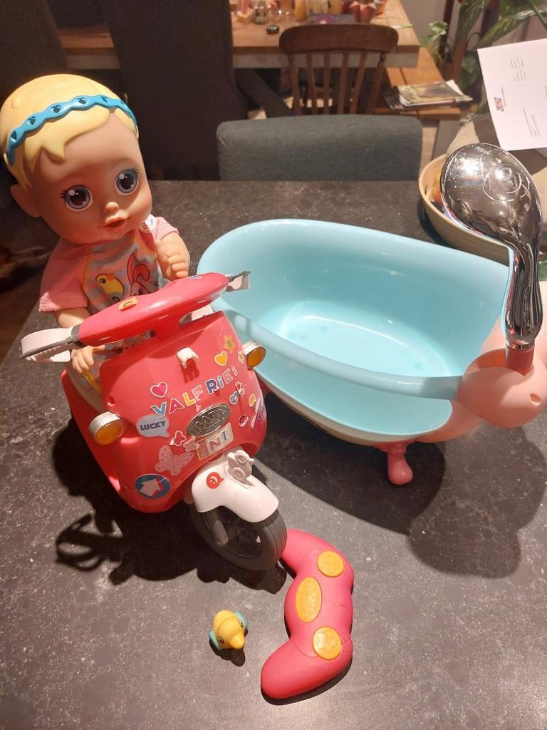 Baby Born met scooter en badje, Ophalen, Gebruikt, Babypop