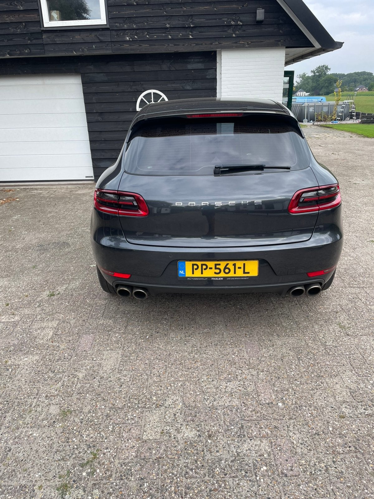Porsche Macan 2.0 185KW AUT 4WD 2016 Grijs, Zwart, 4 cilinders, Vierwielaandrijving, Particulier