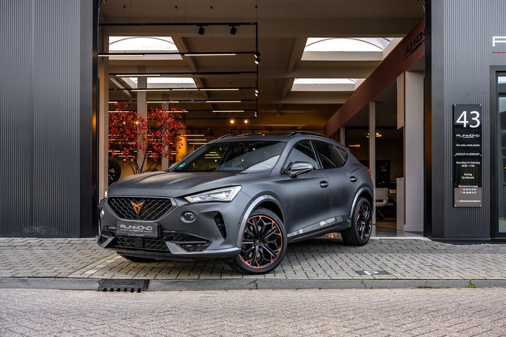 Cupra Formentor VZ 2.0 TSI |Pano|Bucket Seats|Keyless|Camera, Gebruikt, Zwart, 4 cilinders, 1481 kg