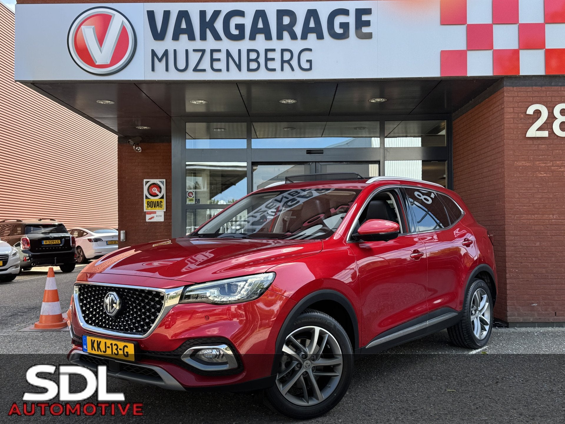 MG EHS 1.5 TGDI Luxury // SCHUIF-KANTELDAK // 360 CAMERA //, Gebruikt, 4 cilinders, 258 pk, Bedrijf