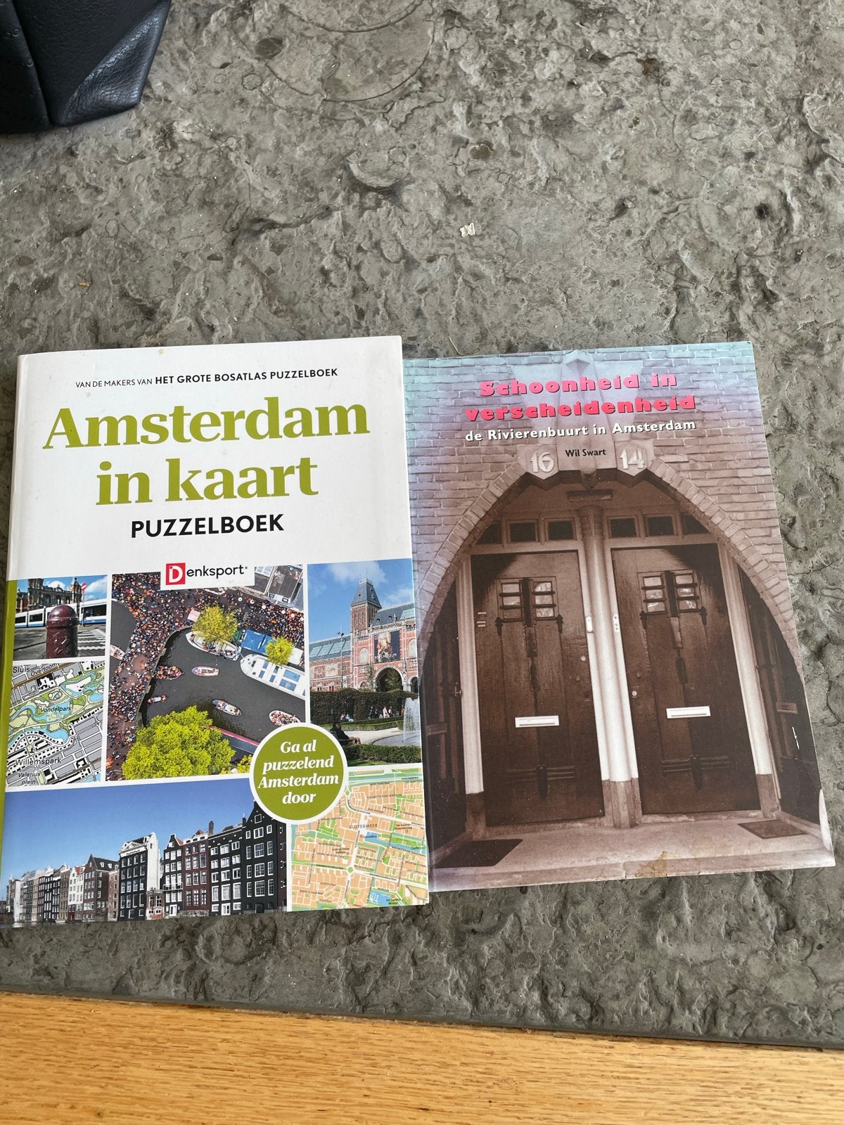 Twee boeken over Amsterdam: Puzzelboek & Geschiedenis, Ophalen, 20e eeuw of later, Nieuw