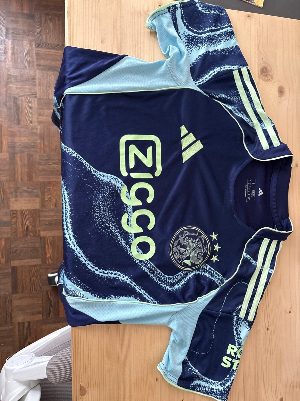 Ajax uitshirt ajax shirt 25/26 uit, Kleding | Heren, Sportkleding, Zo goed als nieuw, Voetbal, Maat 46 (S) of kleiner, Blauw, Ophalen of Verzenden