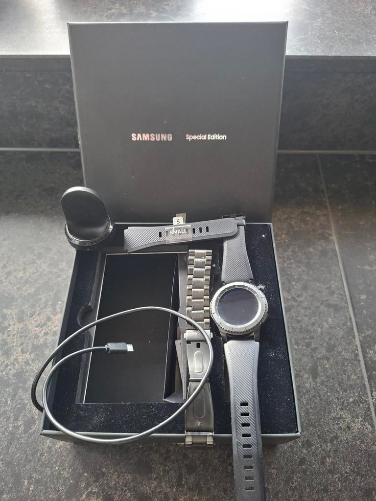 Samsung Gear S3 frontier Special Edition, Ophalen of Verzenden, Zo goed als nieuw, Zwart, Android