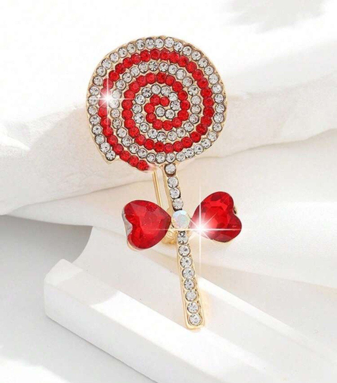 Nieuwe Broche Lolly met Kristallen - Rood/Wit/Goud, Met kristal, Overige materialen, 4 tot 7 cm, Nieuw