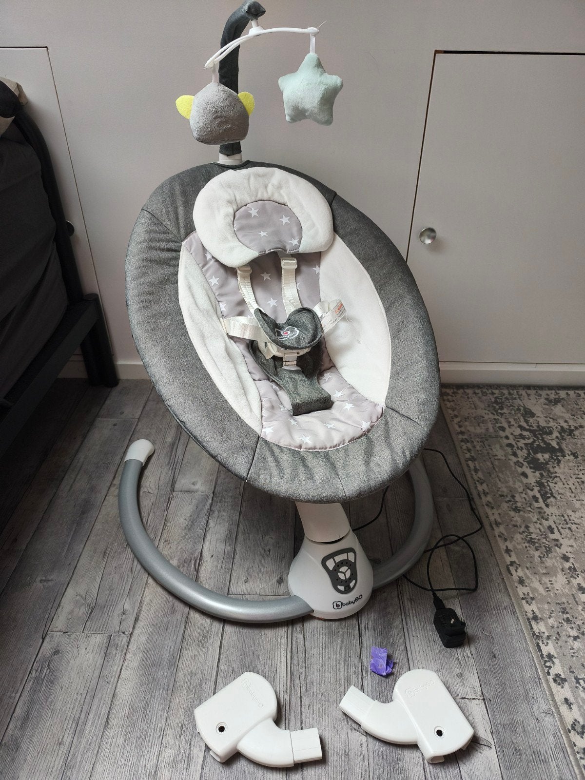 BabyGo elektrische schommelstoel met geluid en beweging, Ophalen, Zo goed als nieuw, Overige typen, Gordel(s)
