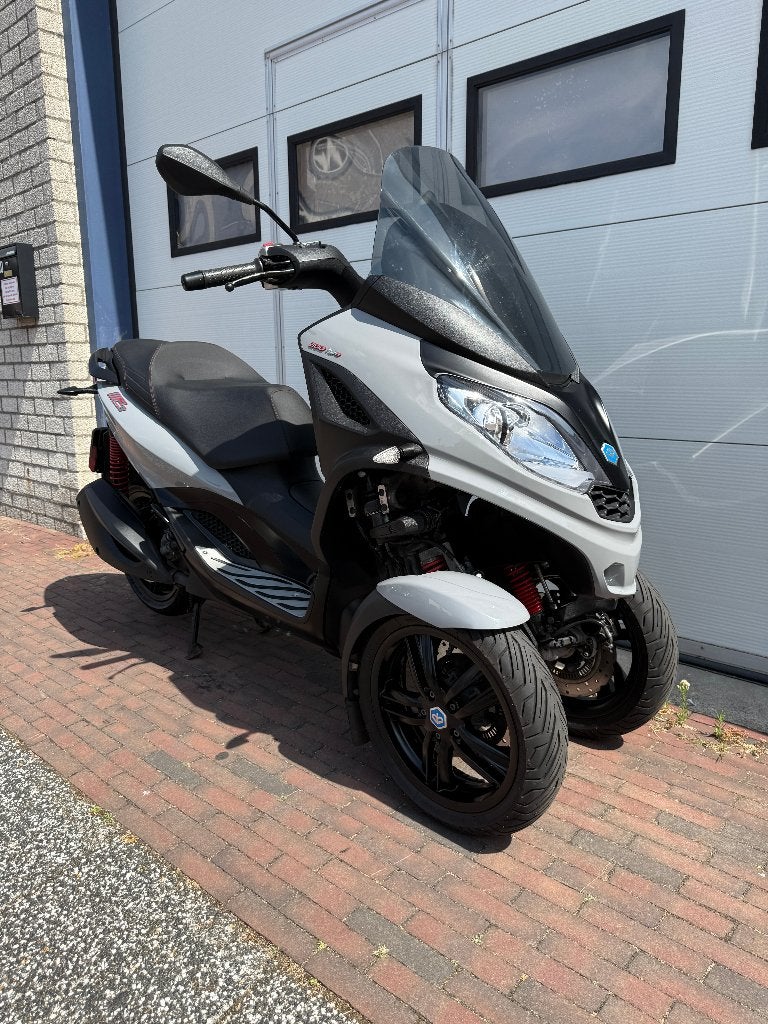 Piaggio MP3 300 Sport HPE BJ: 2022  12 mnd. garantie, Minimaal motorrijbewijs A2, Automaat, 278 cc, 1 cilinder