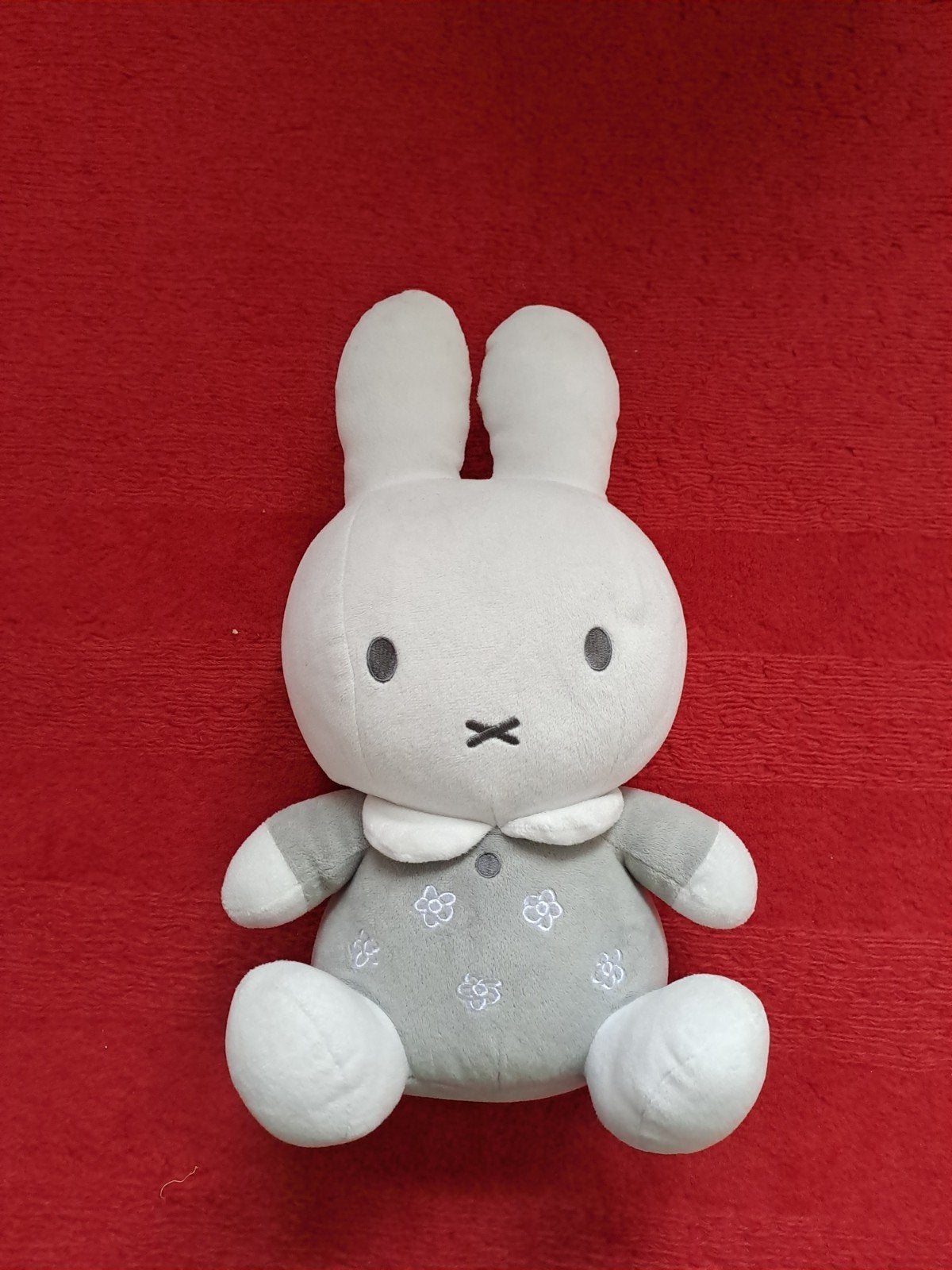 Grote Nijntje knuffel met grijs pakje en bloemetjes, Ophalen, Grijs, Konijn, Nijntje