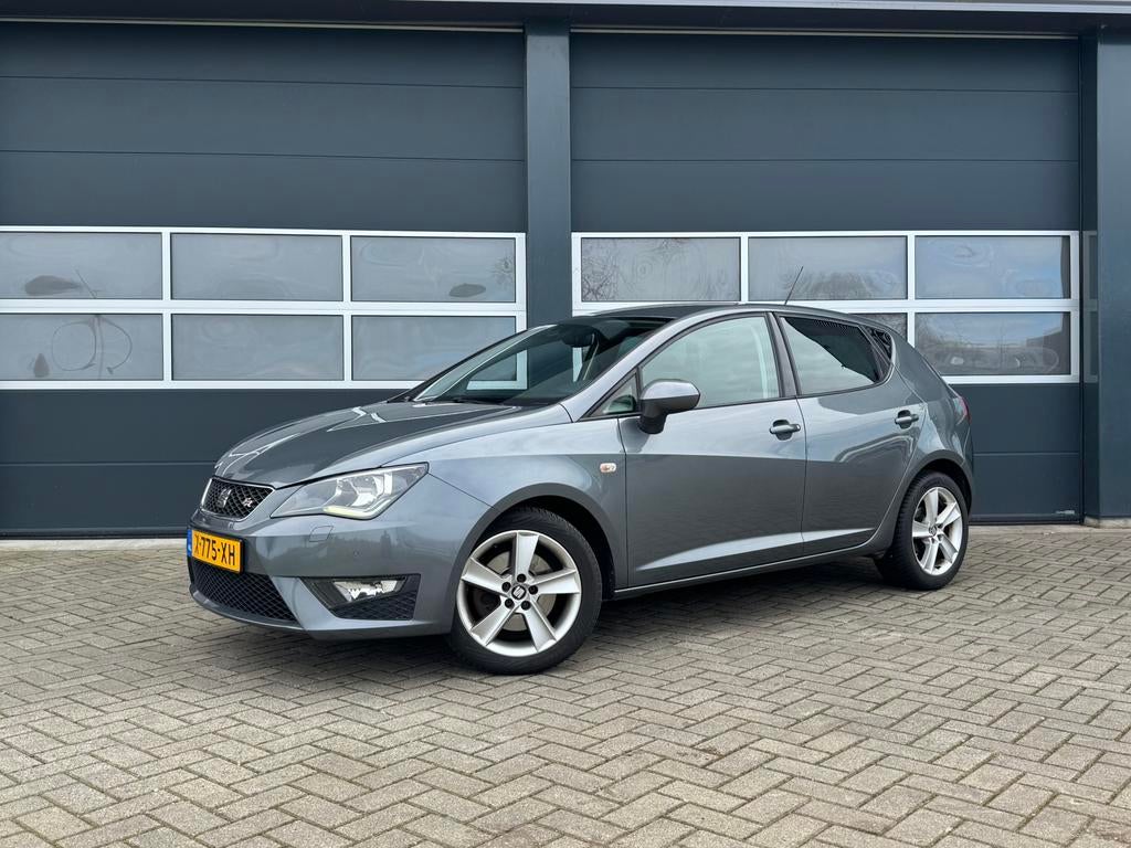 Seat Ibiza 1.0 TSI 2016 Grijs | FR Pakket | Stoelverwarming, Auto's, Voorwielaandrijving, Stof, 40 €/maand, Zwart