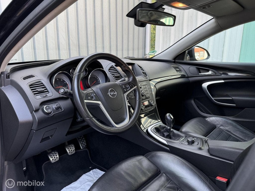 Opel Insignia 2.0 T Sport | Leer | 221PK, Auto's, Opel, Zwart, 4 cilinders, Zwart, Bedrijf