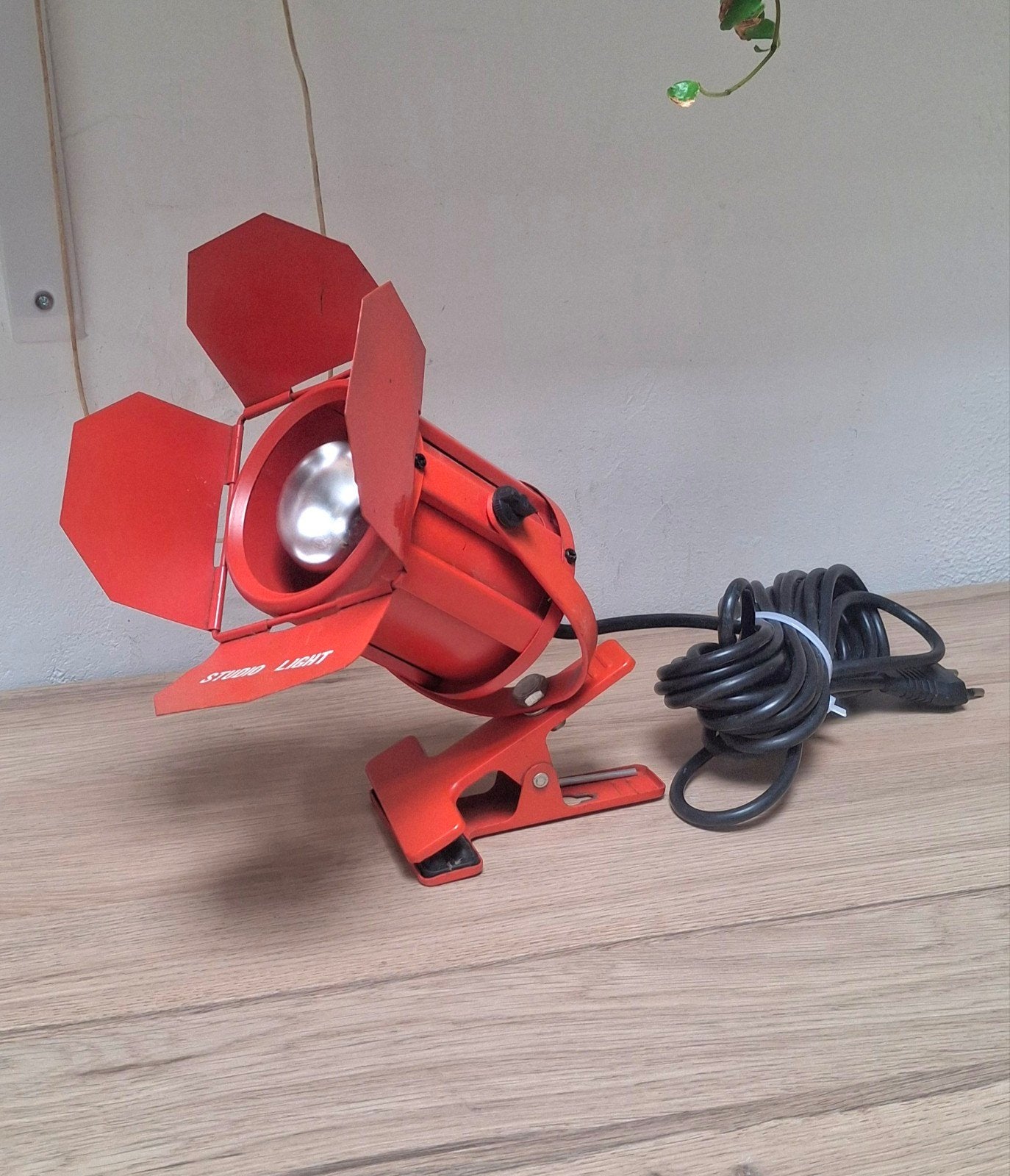 Rode vintage Studio Light redhead spot., Ophalen of Verzenden, Zo goed als nieuw