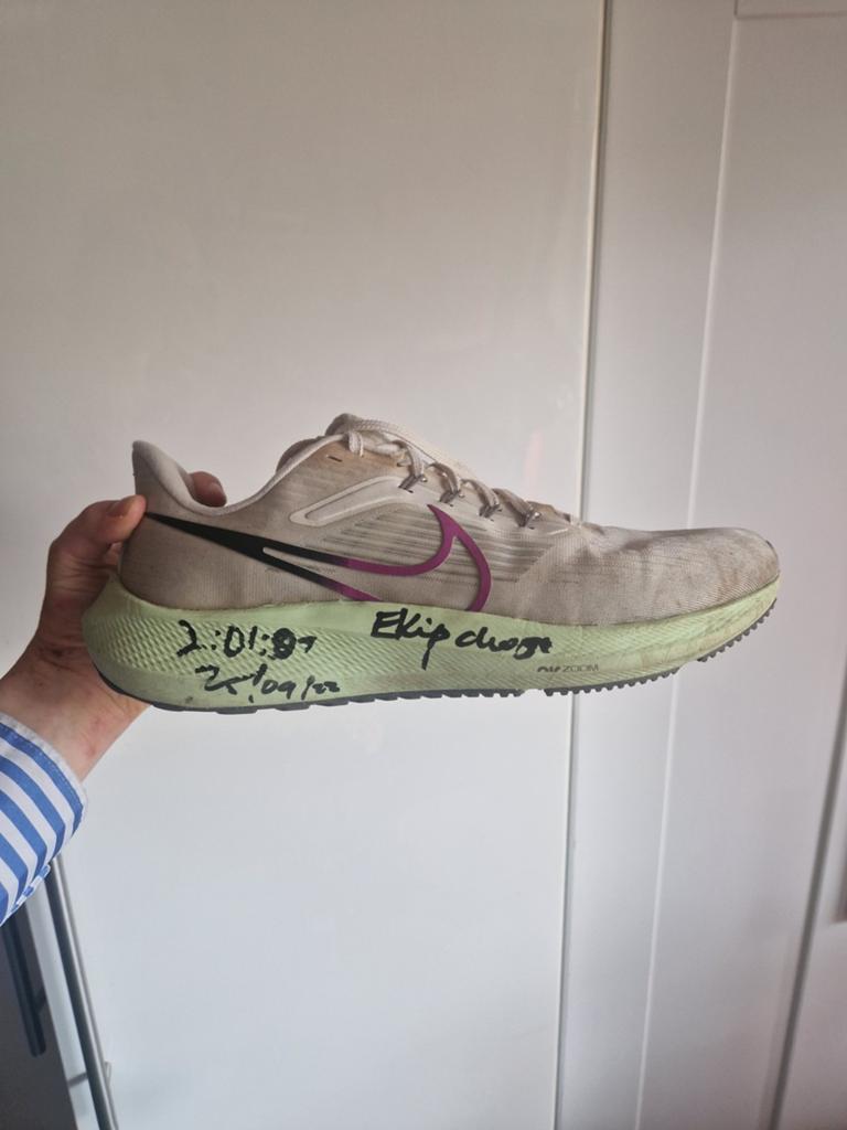 Gesigneerde Nike hardloopschoen Eliud Kipchoge (WR 2:01:09), Ophalen of Verzenden, Nieuw
