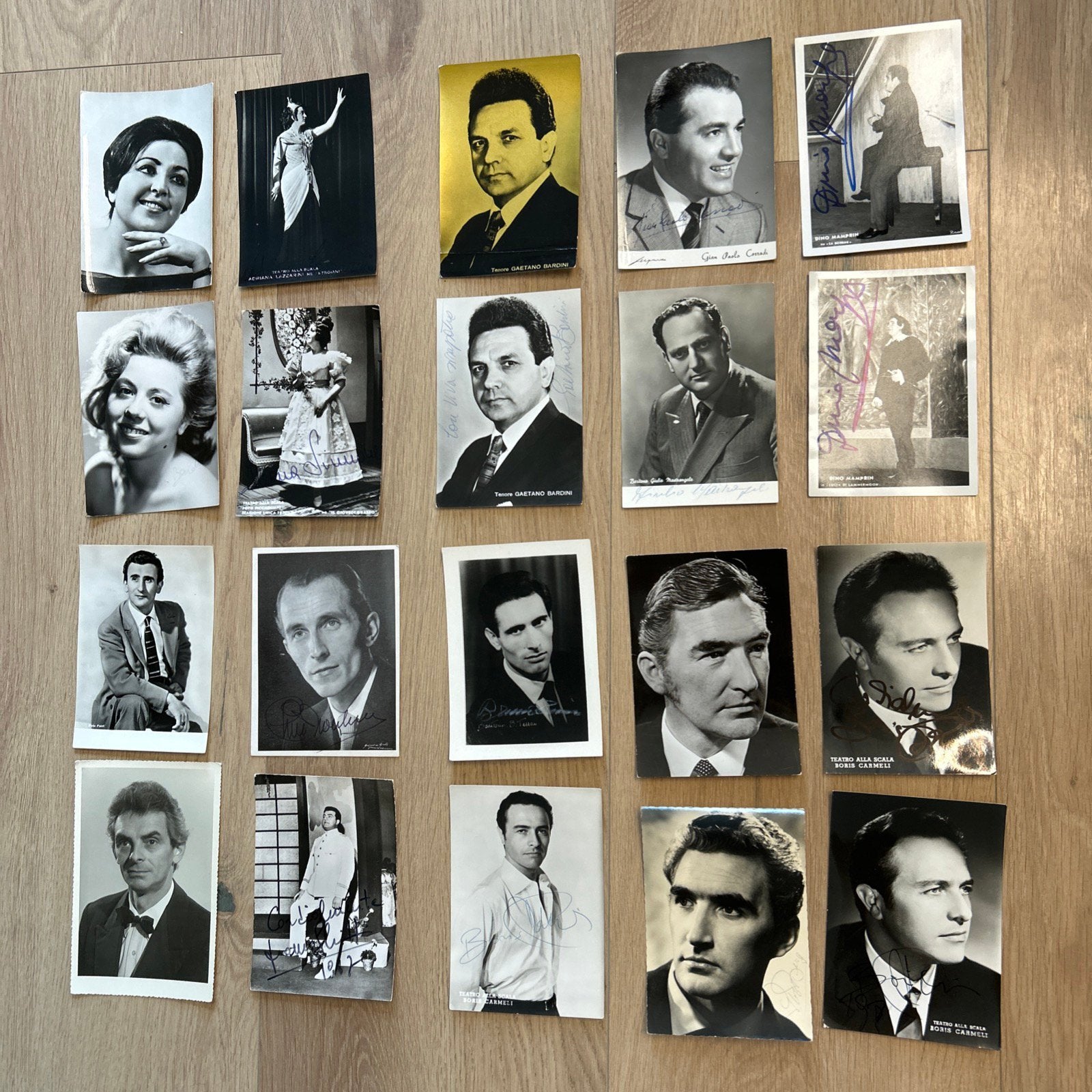 19  foto’s met handtekening wereld bekent theater en opera, Verzenden