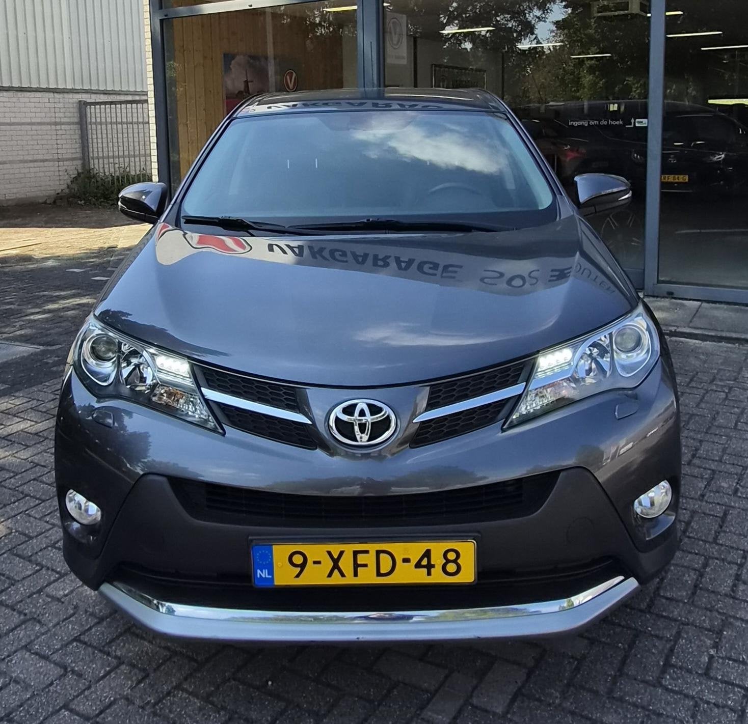 Toyota RAV4 2.0 Executive Business 4WD |19 inch LM|Navi|Leer, Gebruikt, Euro 6, 4 cilinders, 2000 kg