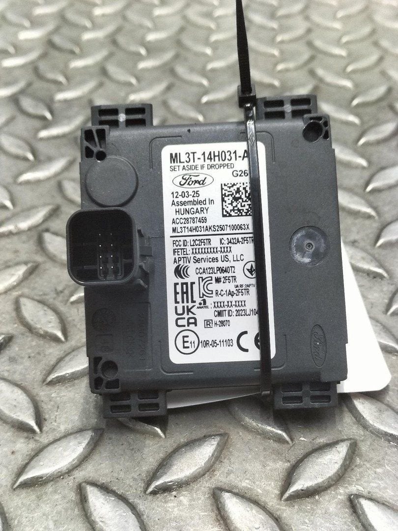 FORD PUMA Titanium SENSOR RADAR ML3T14H031AK 2025, Ophalen of Verzenden, Gebruikt, Stiba lid
