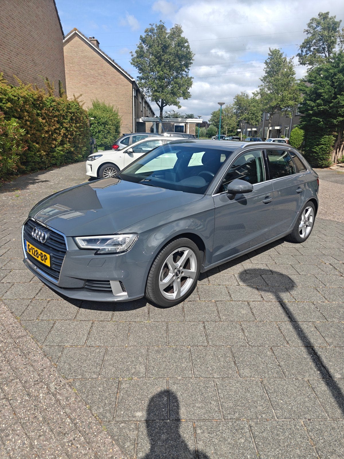 Audi A3 30 Tfsi 116pk S Tronic 2019 Grijs, Stof, Multifunctioneel stuurwiel, Origineel Nederlands, 1180 kg
