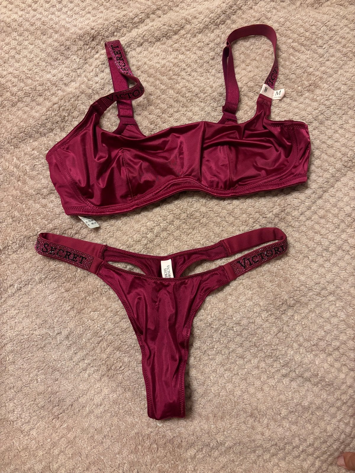 Victoria's Secret Lingerie Set - BH en String, Kleding | Dames, Ophalen, Rood, Setje