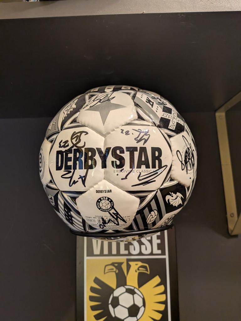 Voetbal gesigneerd, Maat XL, Ophalen of Verzenden, Bal