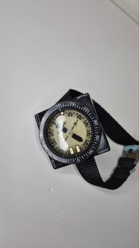 Suunto duikers kompas - Vintage duikuitrusting, Watersport en Boten, Ophalen of Verzenden, Gebruikt, Overige typen