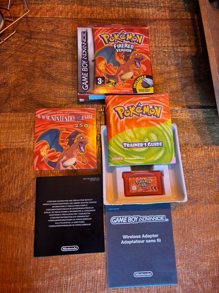Pokémon Fire Red (Game Boy Advance) Compleet in doos (CIB), Spelcomputers en Games, 1 speler, Ophalen of Verzenden, Zo goed als nieuw