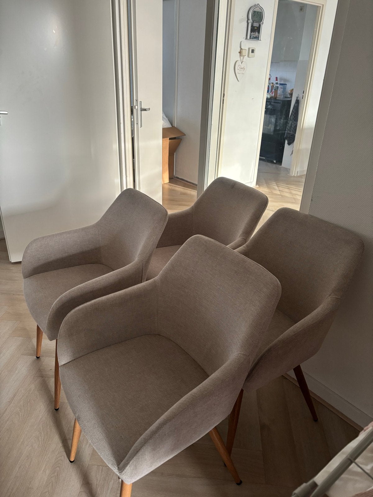 Set van 4 beige kuipstoelen, Huis en Inrichting, Stoelen, Ophalen, Gebruikt, Overige kleuren, Vier