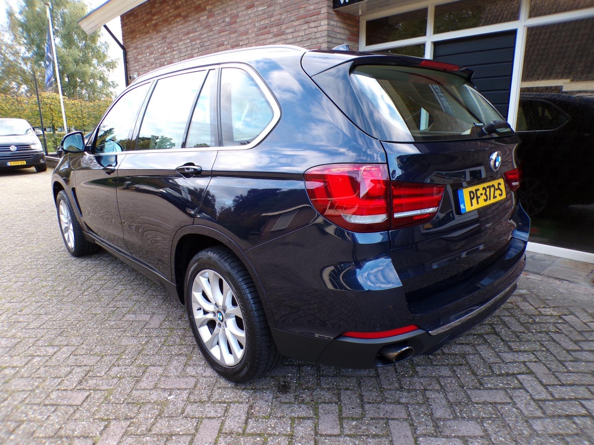 BMW X5 XDrive35i High Executive Automaat / Leder/ Navi / Pan, Auto's, BMW, Automaat, Dealer onderhouden, 2005 kg, Gebruikt