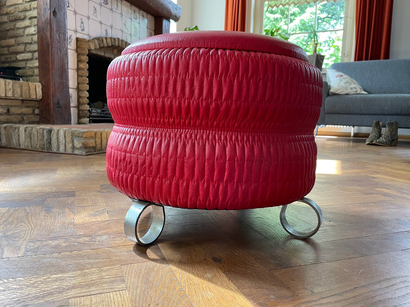 Mooie retro poef!, Huis en Inrichting, Banken | Voetenbanken en Poefen, Ophalen, Overige materialen, Minder dan 50 cm, Gebruikt