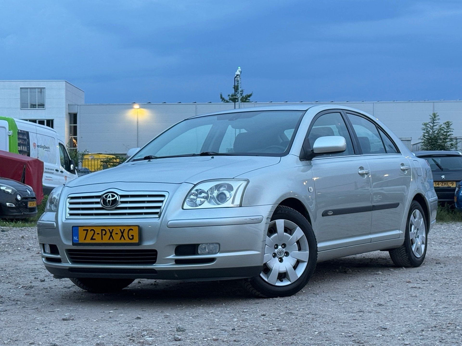 Toyota Avensis 2.0 VVTi Linea Sol/ ZEER NETJES, Auto's, Toyota, Voorwielaandrijving, 1998 cc, 4 cilinders, Origineel Nederlands