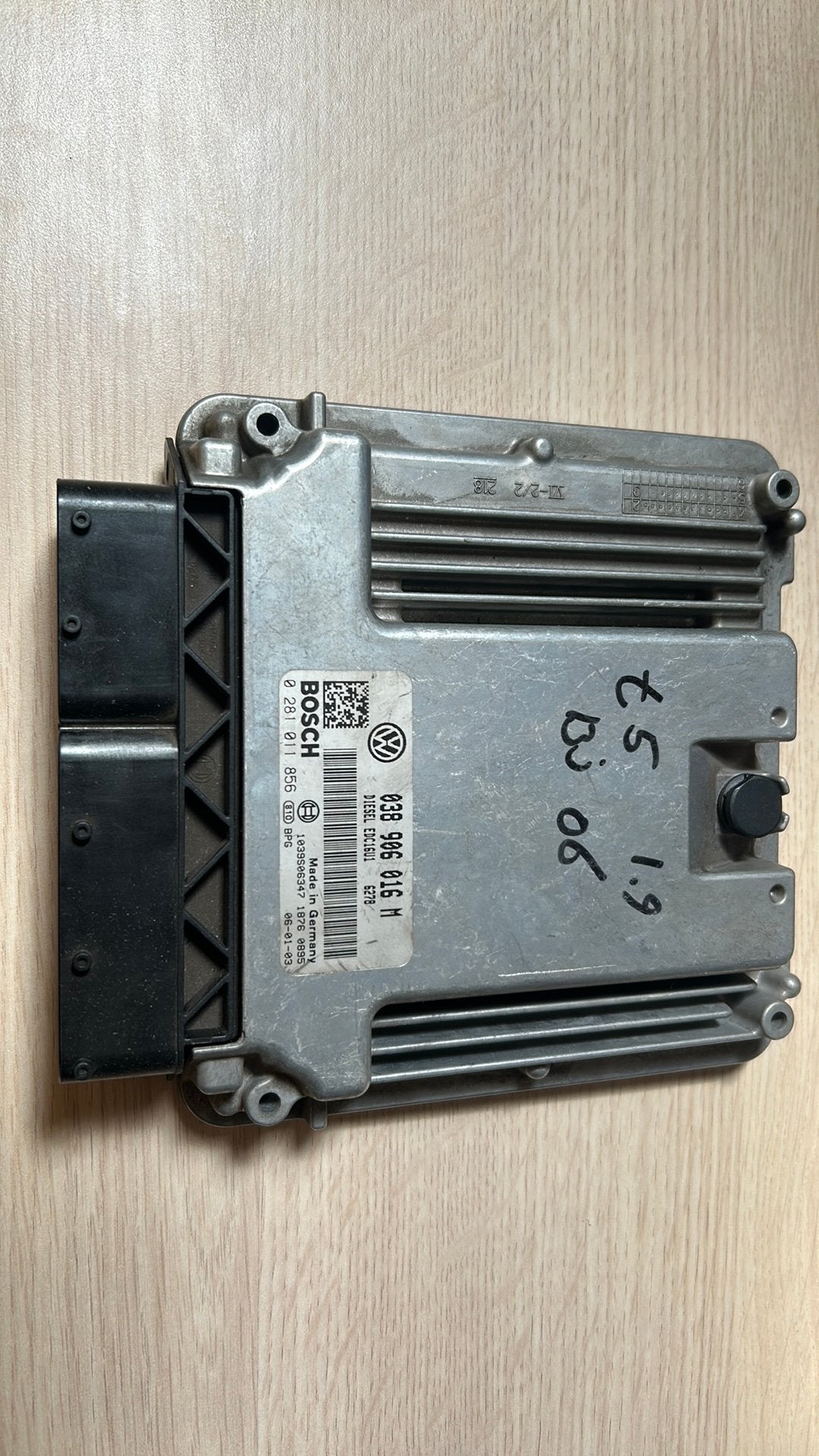VW T5 ecu 1.9TDI 038906016M sleutelvrij immo off, Auto-onderdelen, Elektronica en Kabels, Ophalen of Verzenden, Gebruikt, Volkswagen