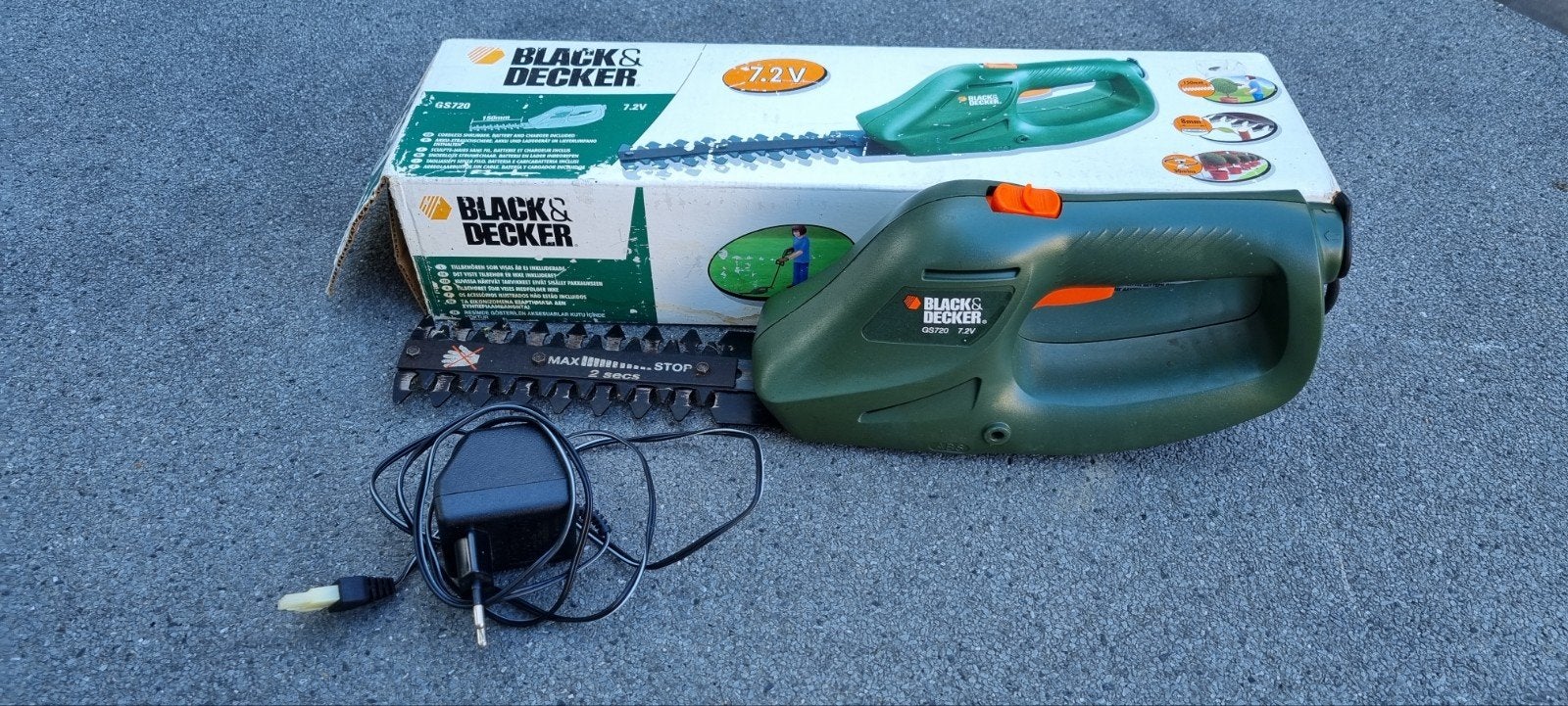 Black & Decker heggenschaar 7.2V met lader, Ophalen of Verzenden, Gebruikt, Accu, Black & Decker