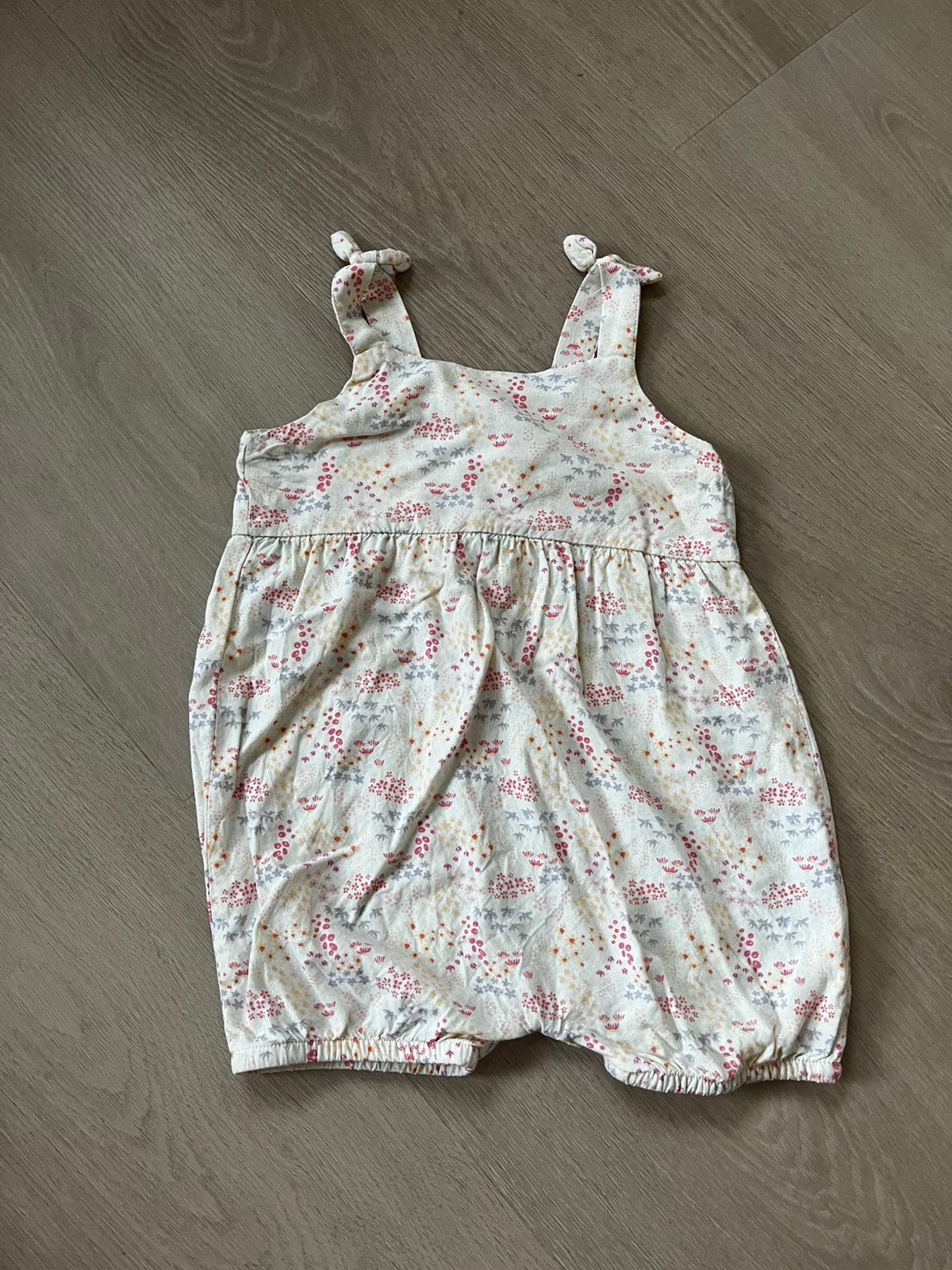 H&M playsuit maat 86, Kinderen en Baby's, Babykleding | Maat 86, Ophalen of Verzenden, Zo goed als nieuw, Meisje, Pakje