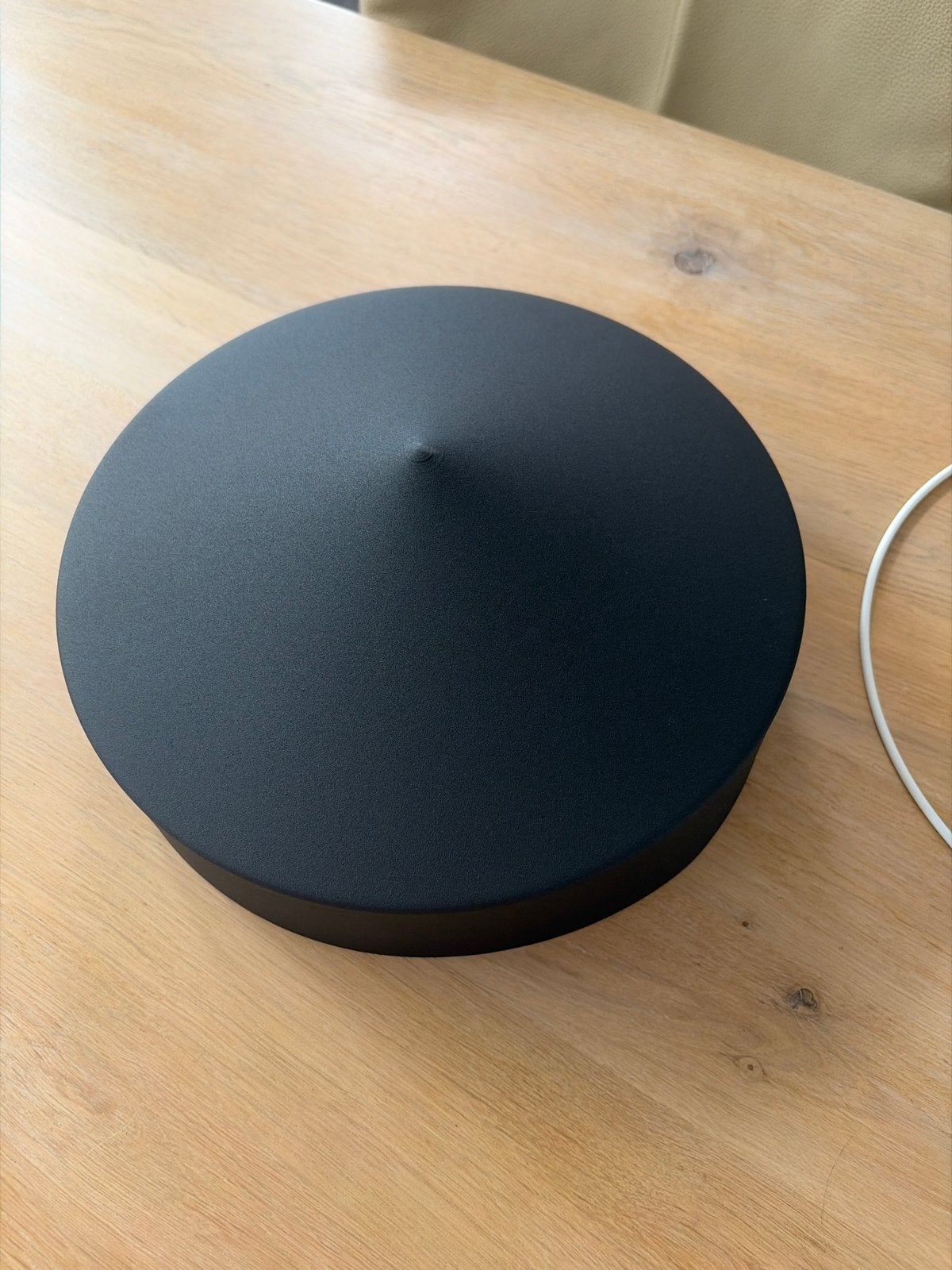 Rietveld Moderne Zwarte Plafondlamp met Witte Binnenkant, Huis en Inrichting, Metaal, Zwart, Rond, Nieuw