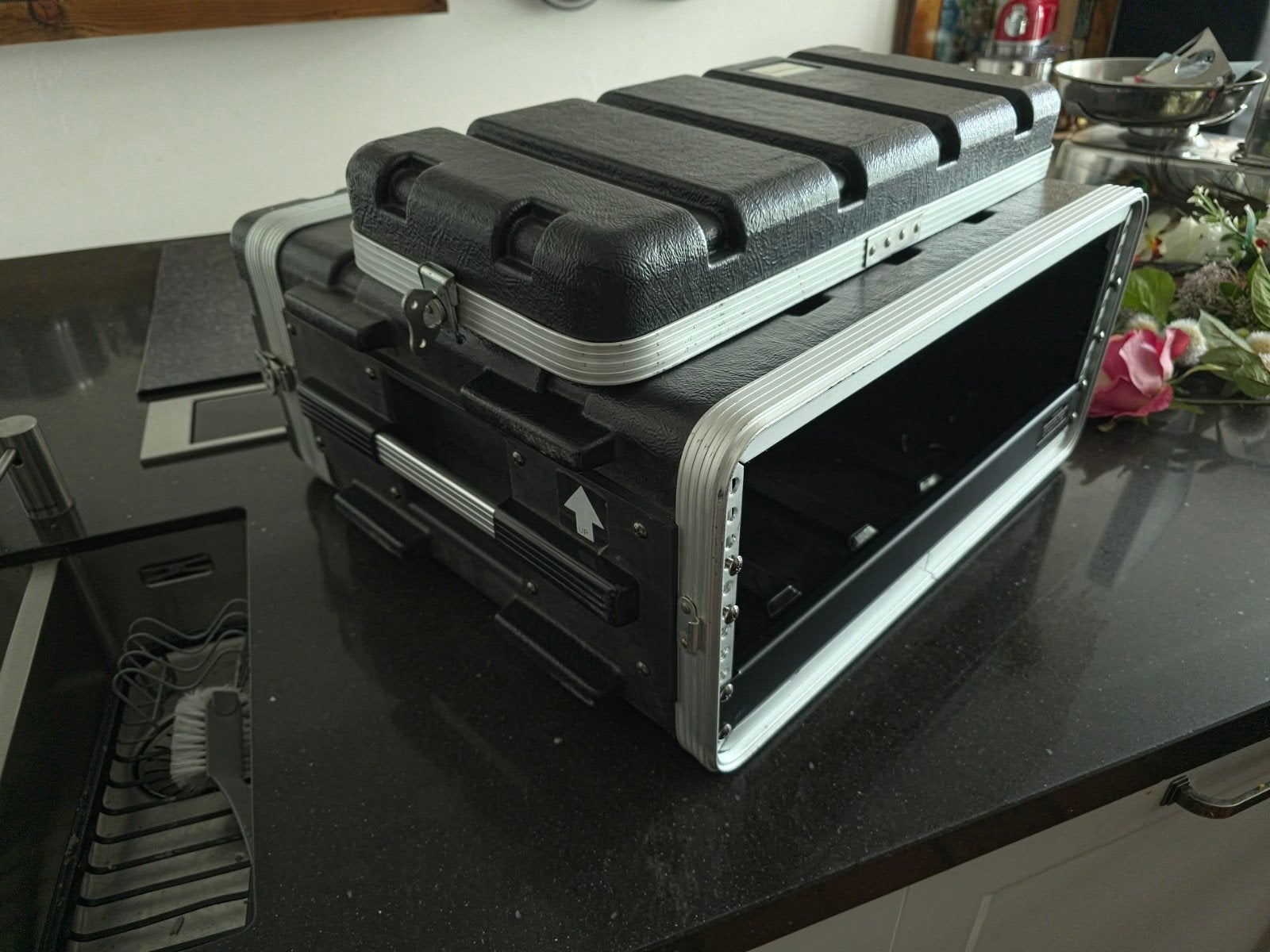 Skb 19inch flightcase koffer, Muziek en Instrumenten, Ophalen of Verzenden, Zo goed als nieuw, Overige instrumenten, Flightcase