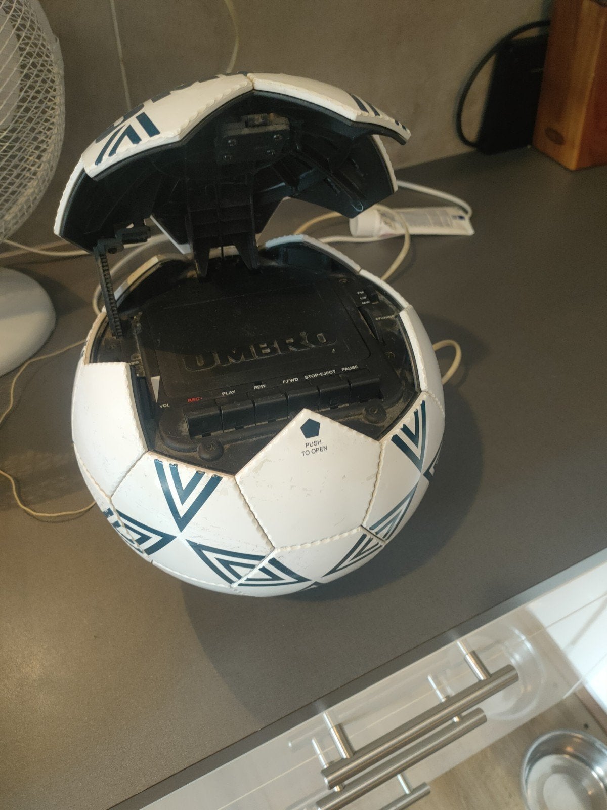 Umbro Cassette & Radiospeler, Audio, Tv en Foto, Cassettedecks, Ophalen of Verzenden, Overige merken