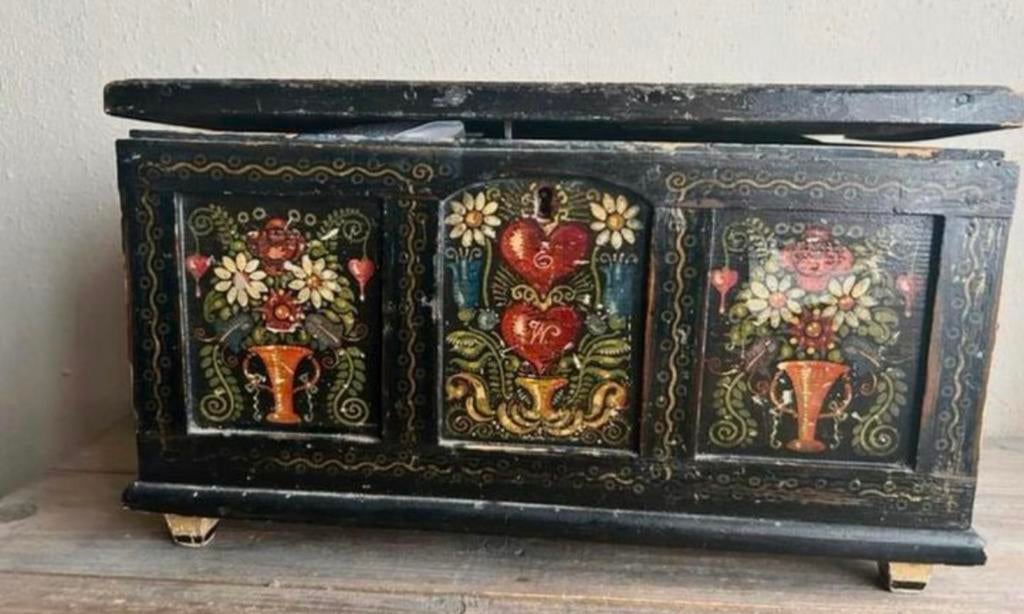 Oude antieke bruidskist, Antiek en Kunst, Ophalen