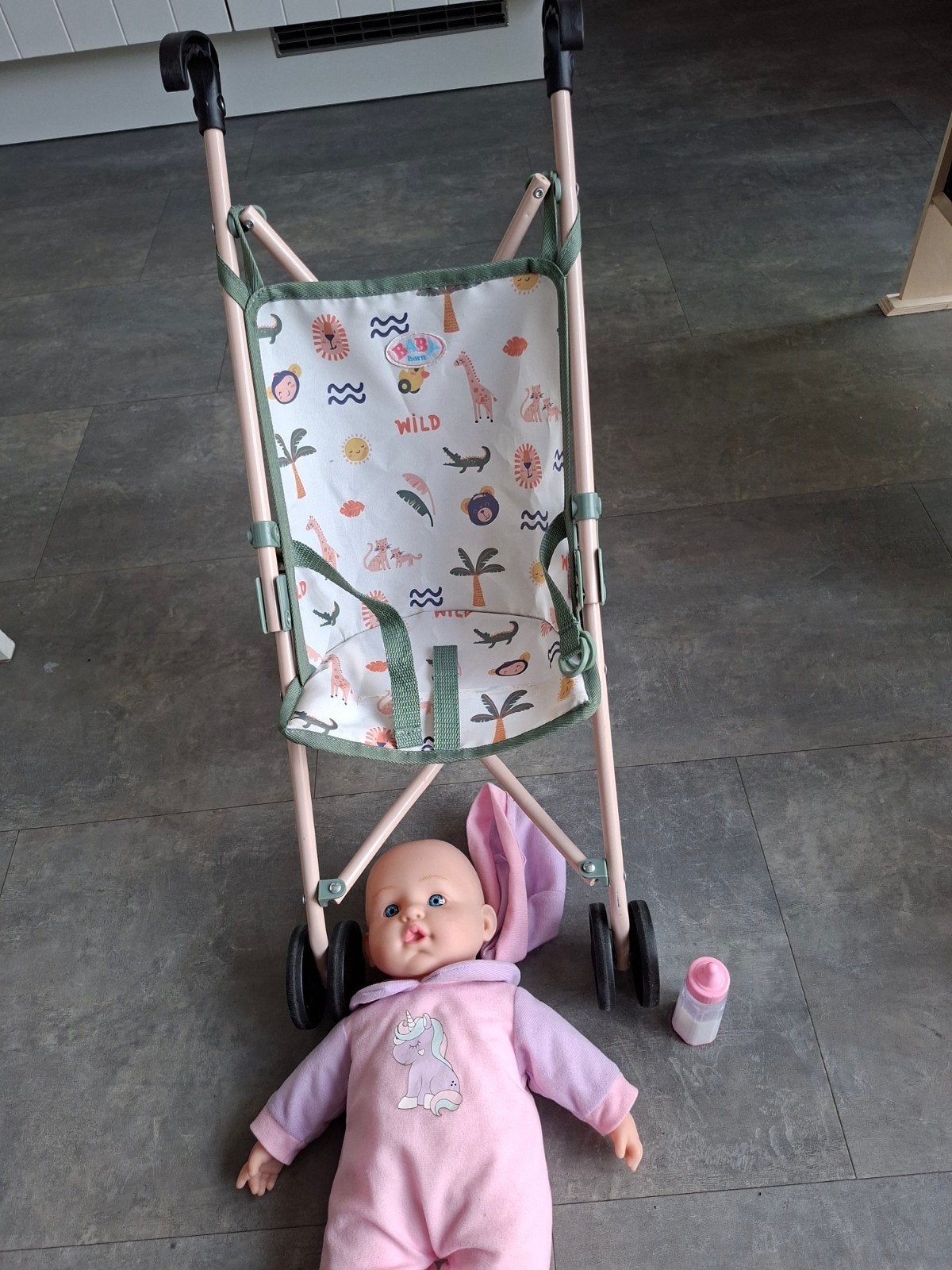 Baby born kinderwagen en baby met flesje, Ophalen, Gebruikt